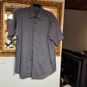 men’s Van Heusen shirt